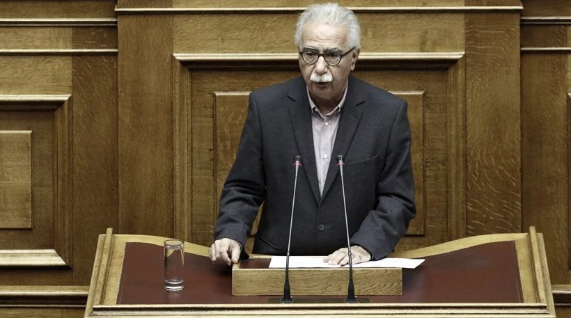 ΔΟΕ-ΟΛΜΕ κατά Γαβρόγλου για το υποχρεωτικό 30ωρο των εκπαιδευτικών